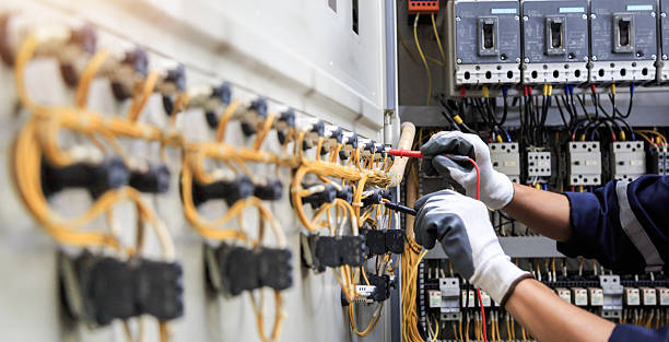 Professional Electrician technician working in Highwood, IL